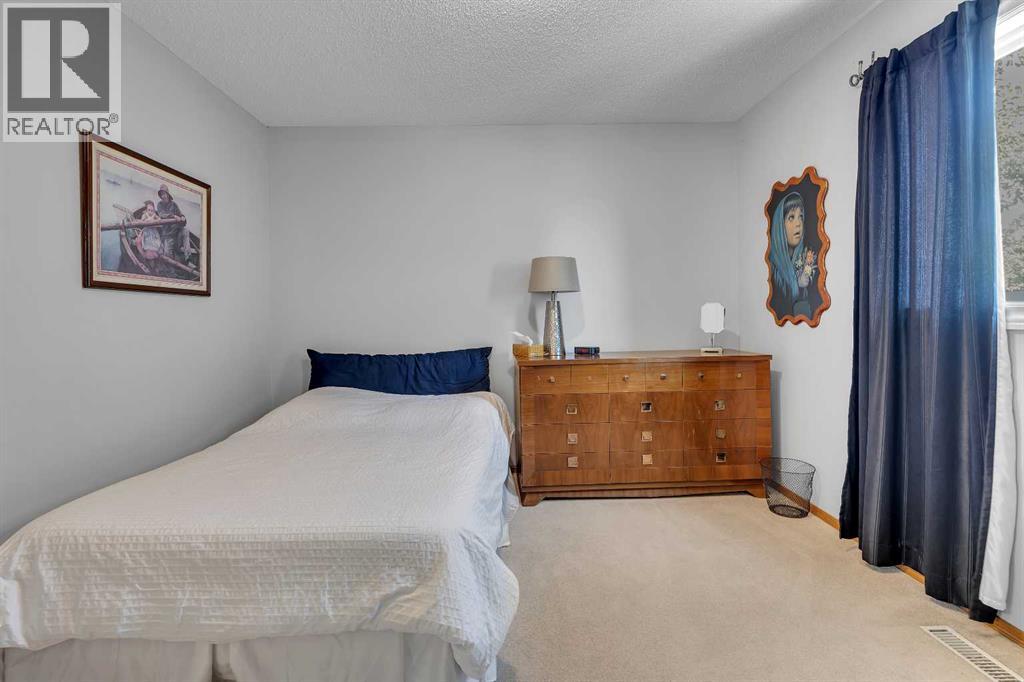 812 Diamond Court Se, Calgary, Alberta  T2J 7E2 - Photo 25 - A2247887