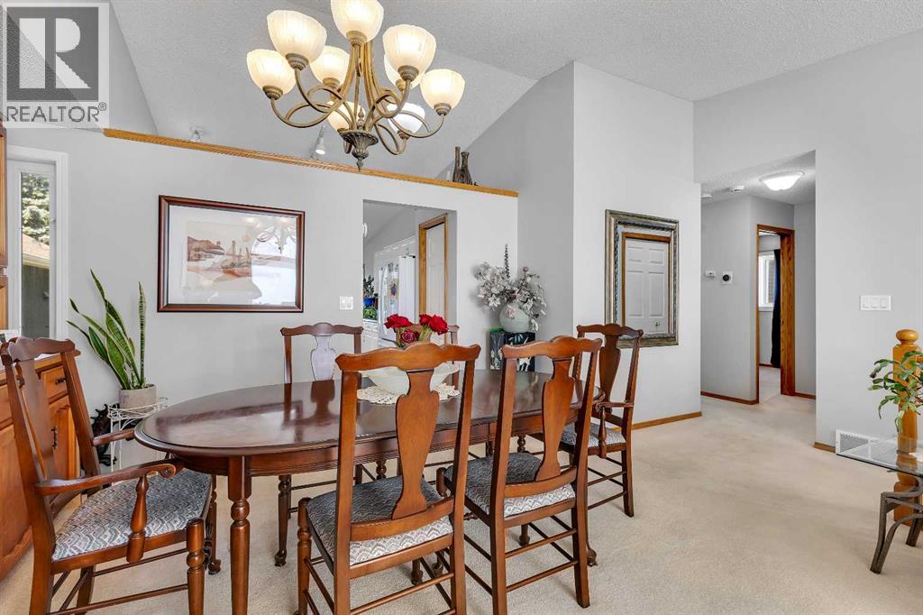 812 Diamond Court Se, Calgary, Alberta  T2J 7E2 - Photo 17 - A2247887