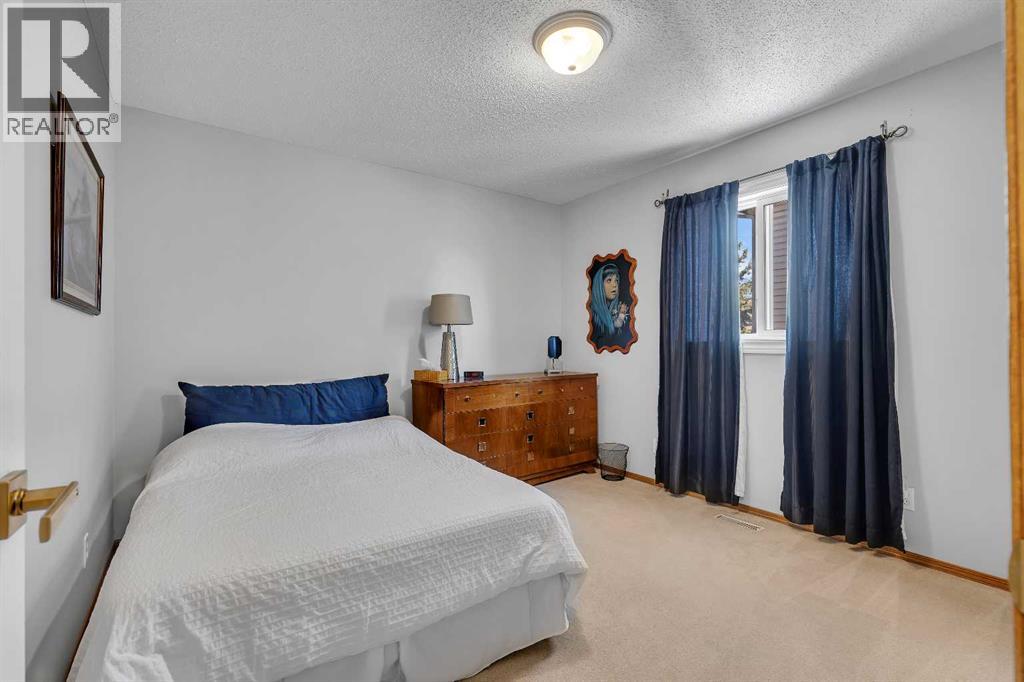 812 Diamond Court Se, Calgary, Alberta  T2J 7E2 - Photo 24 - A2247887