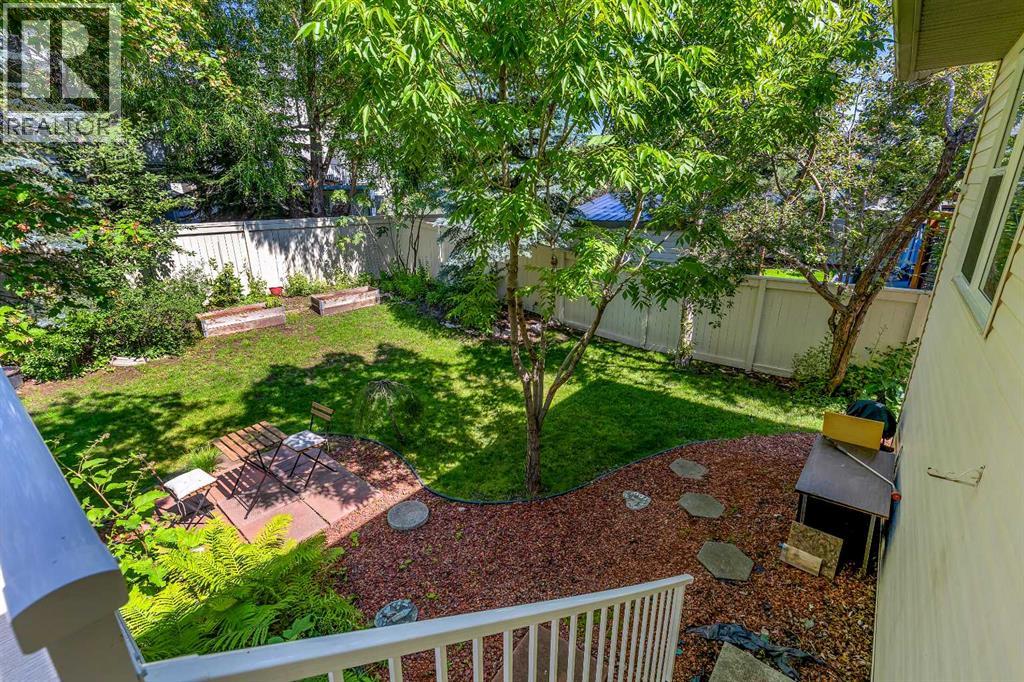 812 Diamond Court Se, Calgary, Alberta  T2J 7E2 - Photo 9 - A2247887