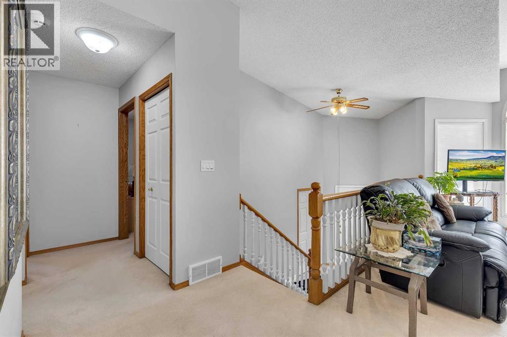 812 Diamond Court Se, Calgary, Alberta  T2J 7E2 - Photo 13 - A2247887