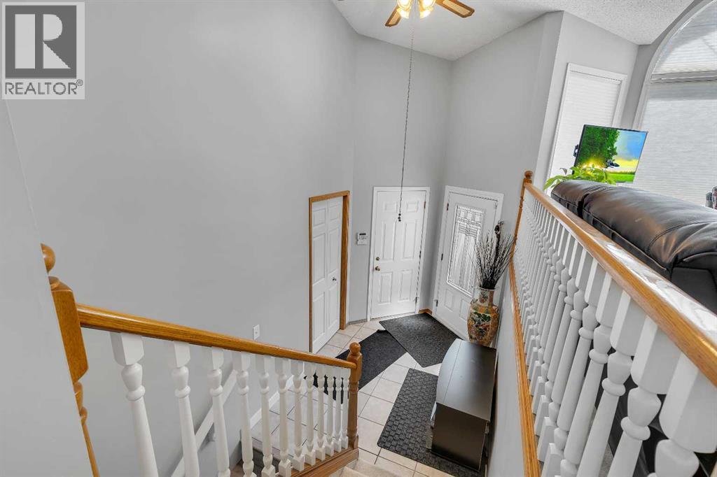 812 Diamond Court Se, Calgary, Alberta  T2J 7E2 - Photo 12 - A2247887