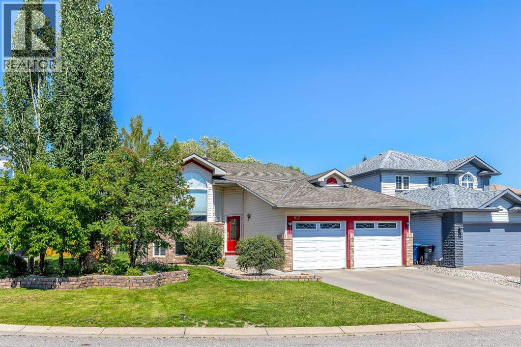 812 Diamond Court Se, Calgary, Alberta  T2J 7E2 - Photo 2 - A2247887