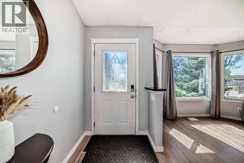 108 Hillview Drive, Strathmore, Alberta  T1P 1S6 - Photo 4 - A2249471