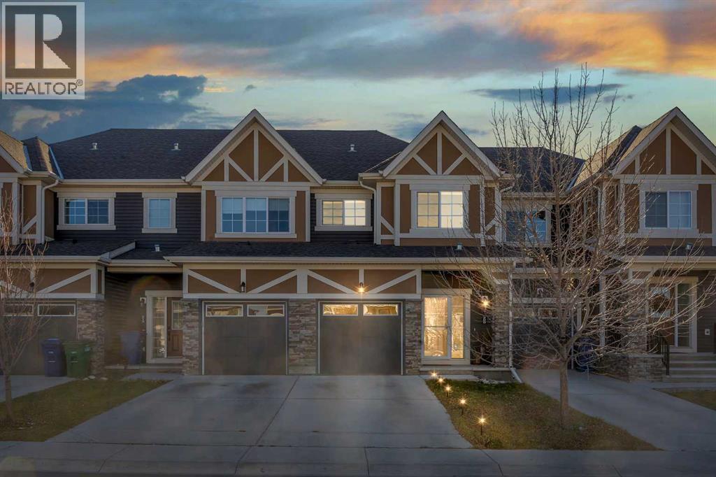 209 Hillcrest Square Sw, Airdrie, Alberta  T4B 4J1 - Photo 1 - A2266017