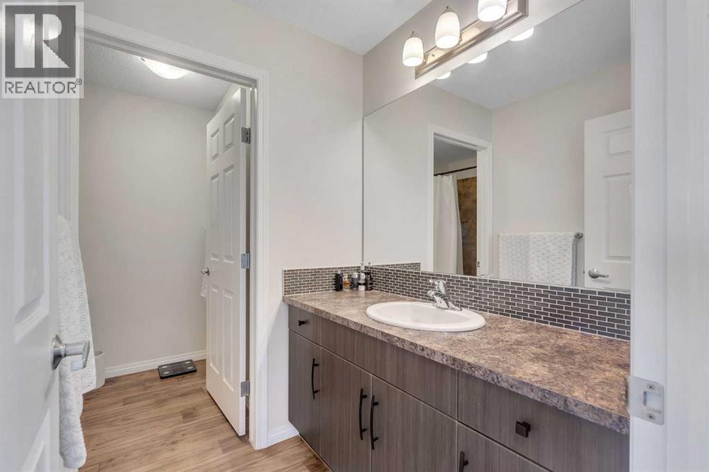 209 Hillcrest Square Sw, Airdrie, Alberta  T4B 4J1 - Photo 22 - A2266017