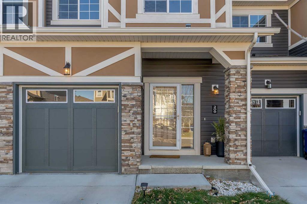 209 Hillcrest Square Sw, Airdrie, Alberta  T4B 4J1 - Photo 3 - A2266017