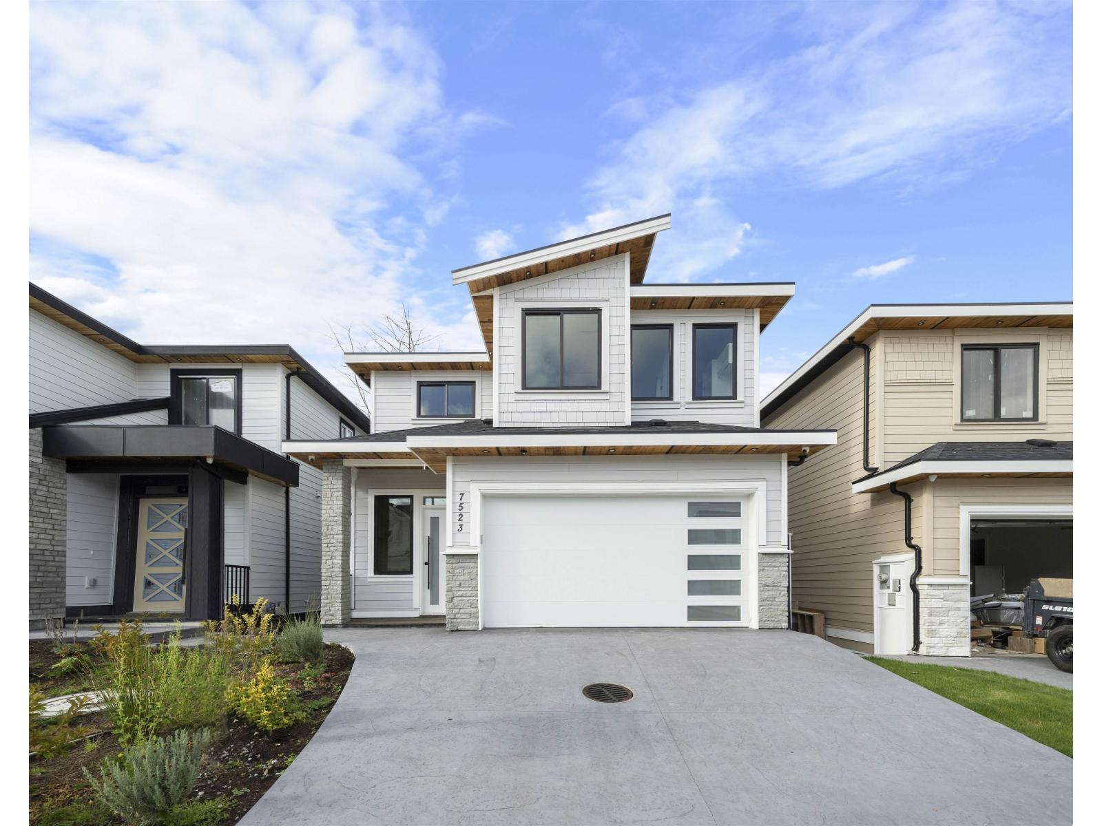 7523 205 Street, Langley, British Columbia  V2Y 3S8 - Photo 2 - R3045474