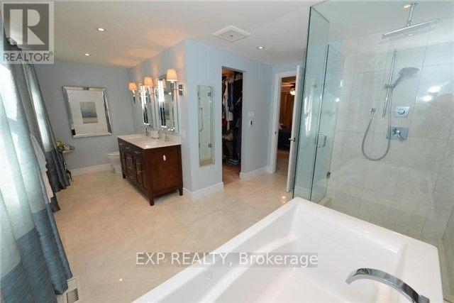 3 Ferndell Circle, Markham, Ontario  L3R 3Y7 - Photo 10 - N12505696