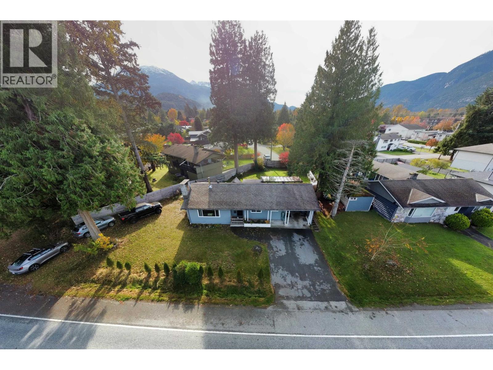 2026 Garibaldi Way, Squamish, British Columbia  V0N 1T0 - Photo 25 - R3063755