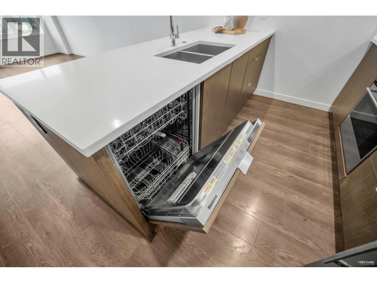 1610 125 E 14th Street, North Vancouver, British Columbia  V7L 0E6 - Photo 11 - R3064296