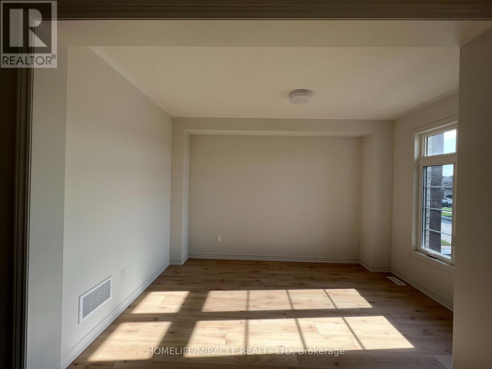 1065 Trailsview Avenue, Cobourg, Ontario  K9A 4J5 - Photo 7 - X12503692