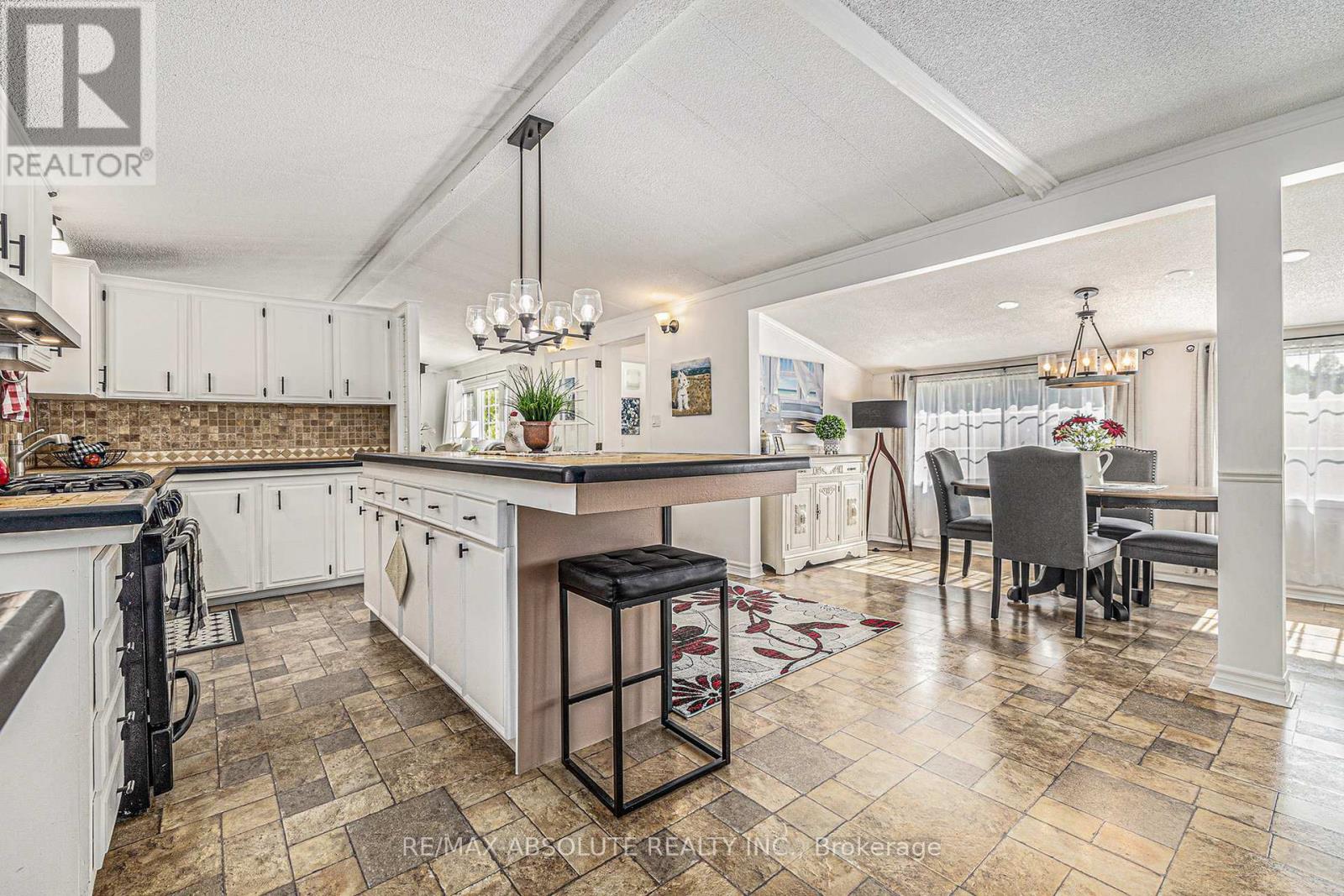 110 Sunset Drive, Carleton Place, Ontario  K7C 4R5 - Photo 6 - X12505816