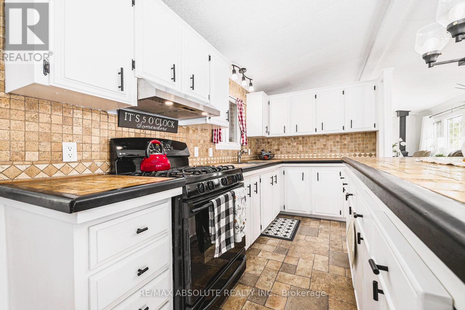 110 Sunset Drive, Carleton Place, Ontario  K7C 4R5 - Photo 8 - X12505816