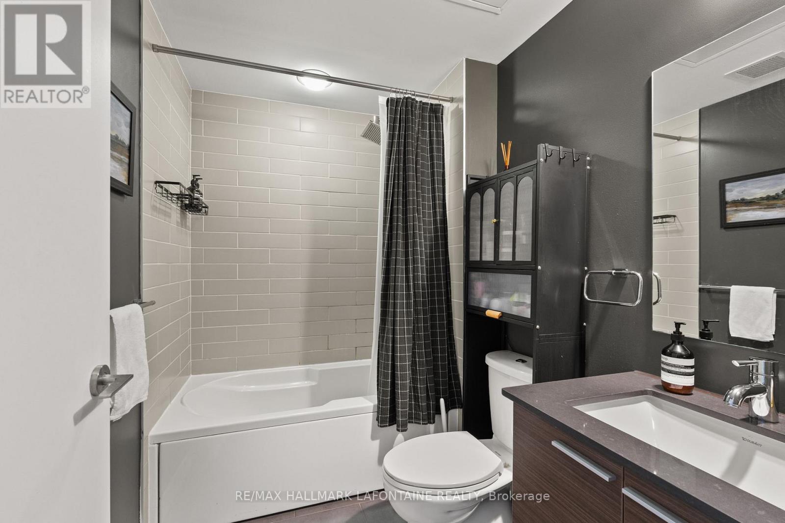 224 - 354 Gladstone Avenue, Ottawa, Ontario  K2P 0R4 - Photo 14 - X12505830