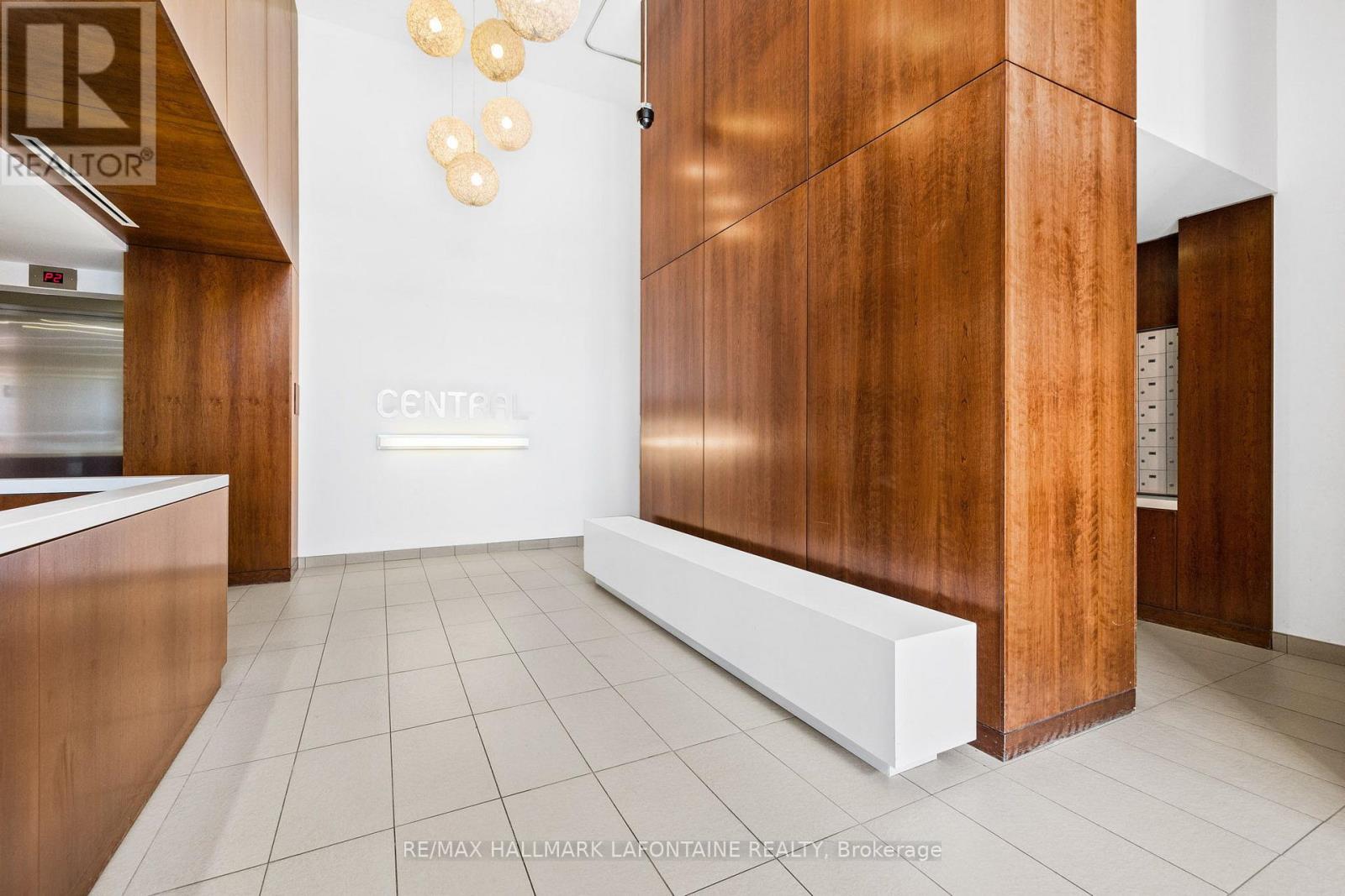 224 - 354 Gladstone Avenue, Ottawa, Ontario  K2P 0R4 - Photo 3 - X12505830