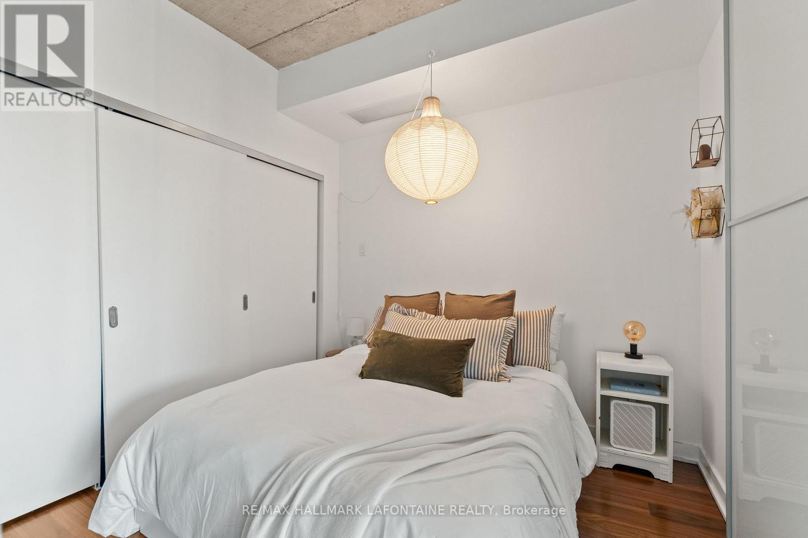 224 - 354 Gladstone Avenue, Ottawa, Ontario  K2P 0R4 - Photo 8 - X12505830