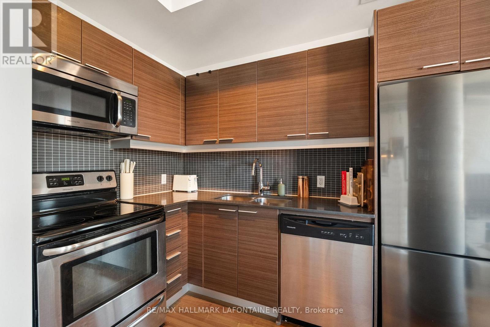 224 - 354 Gladstone Avenue, Ottawa, Ontario  K2P 0R4 - Photo 9 - X12505830