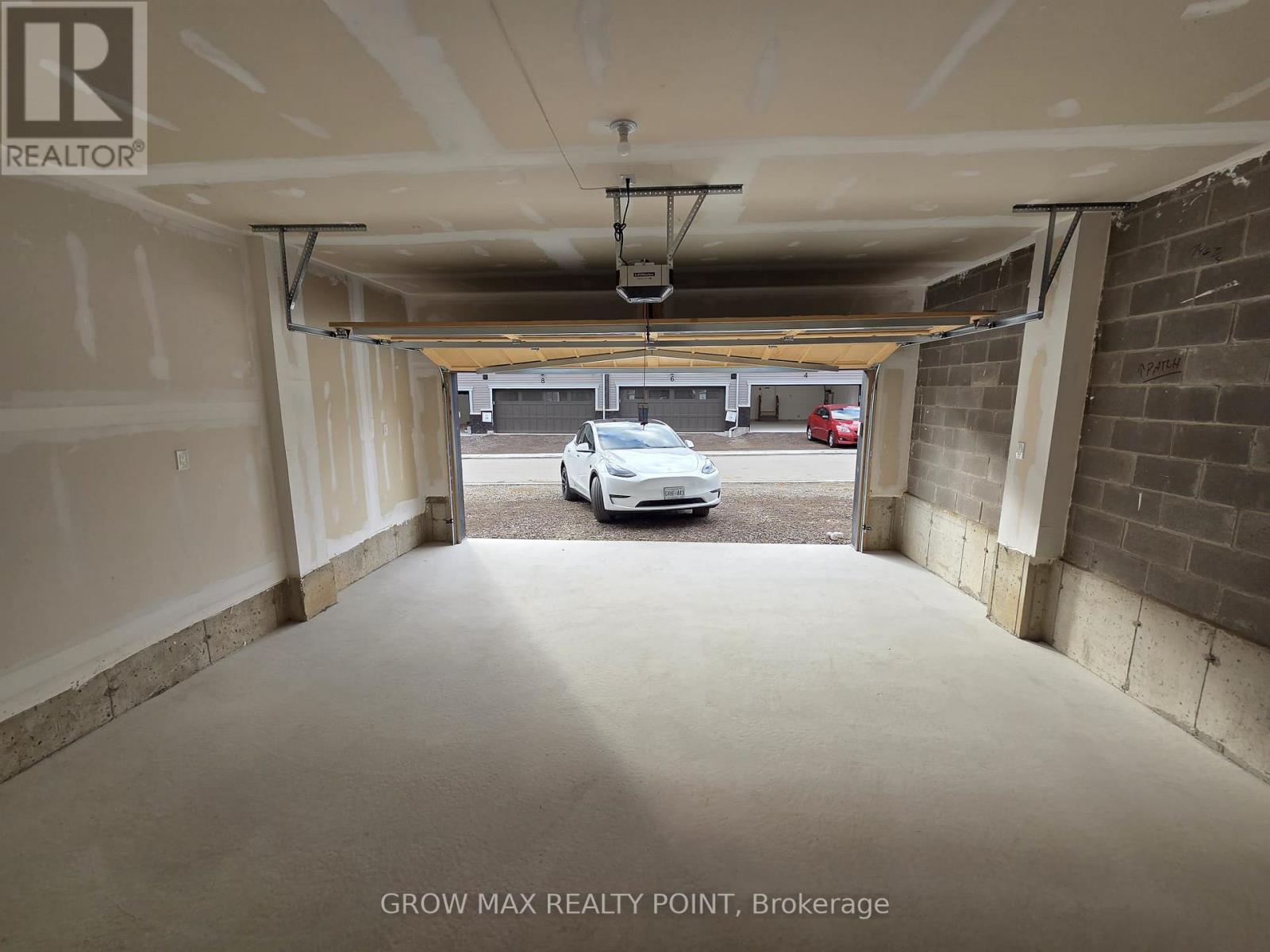 3 - 7 Kingbird Common, Cambridge, Ontario  N1T 0H4 - Photo 2 - X12505716