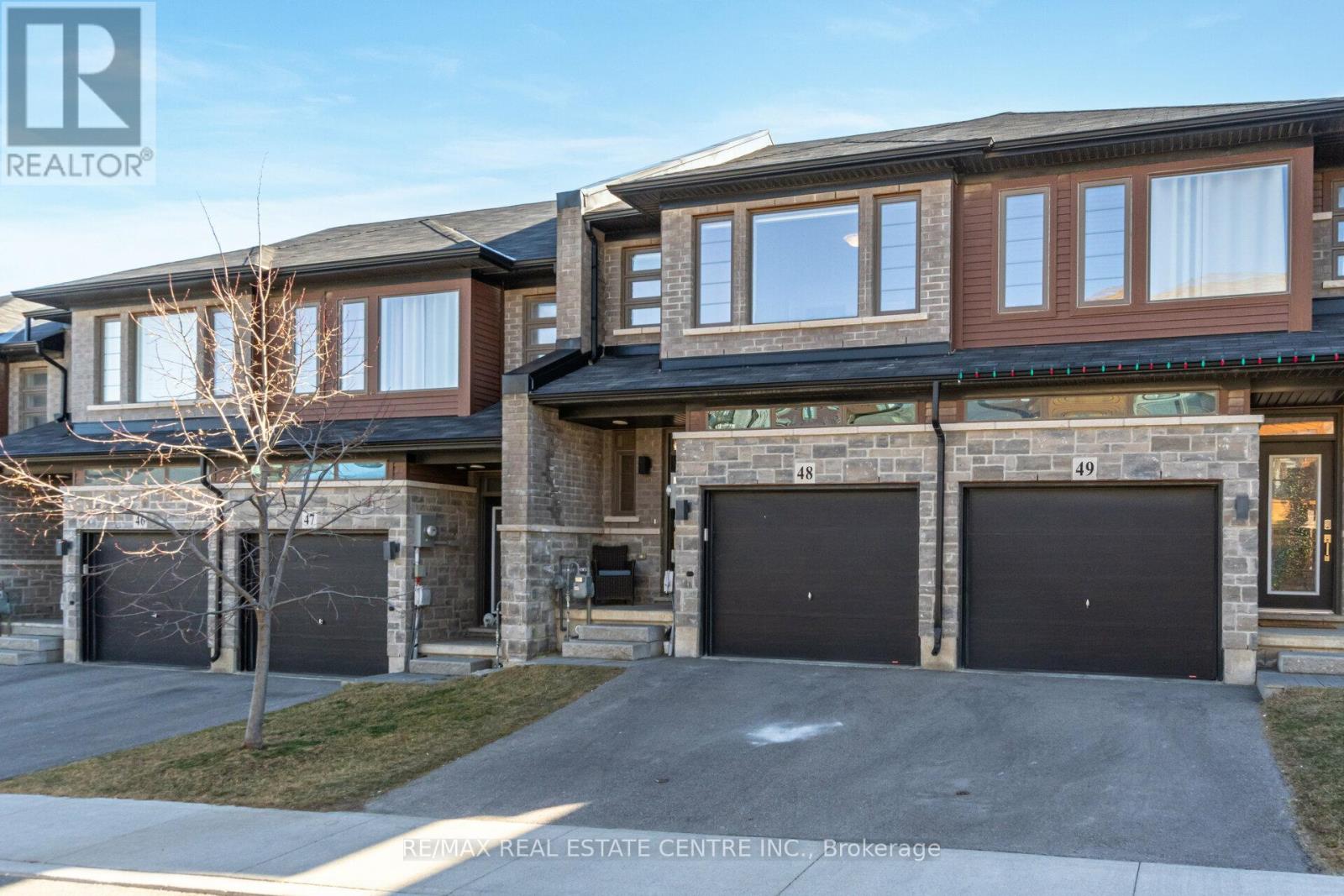 48 - 30 TIMES SQUARE BOULEVARD, Hamilton, Ontario