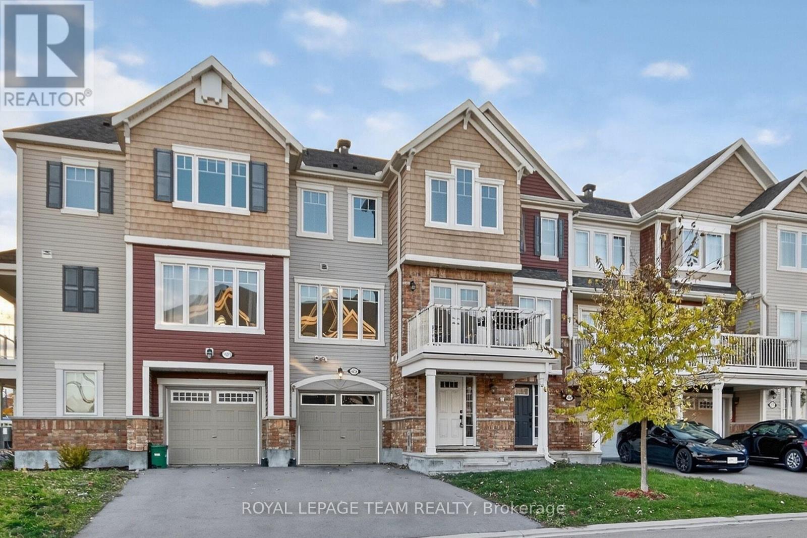 303 PUMPKINSEED CRESCENT, Ottawa, Ontario