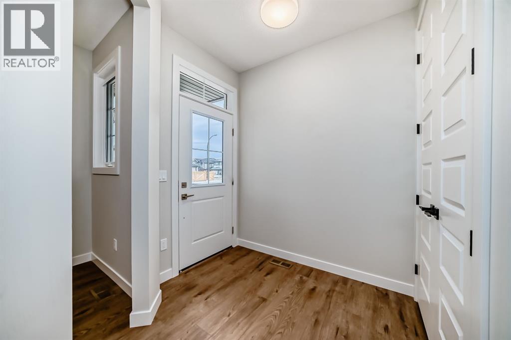 91 Saddlebred Place, Cochrane, Alberta  T4C 3E6 - Photo 5 - A2267333