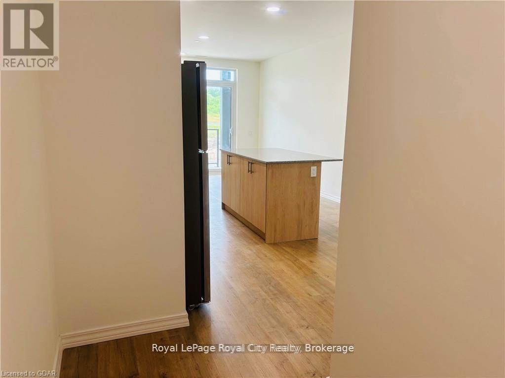 181 Elmira Road S, Guelph, Ontario  N1K 0E4 - Photo 7 - X12505748