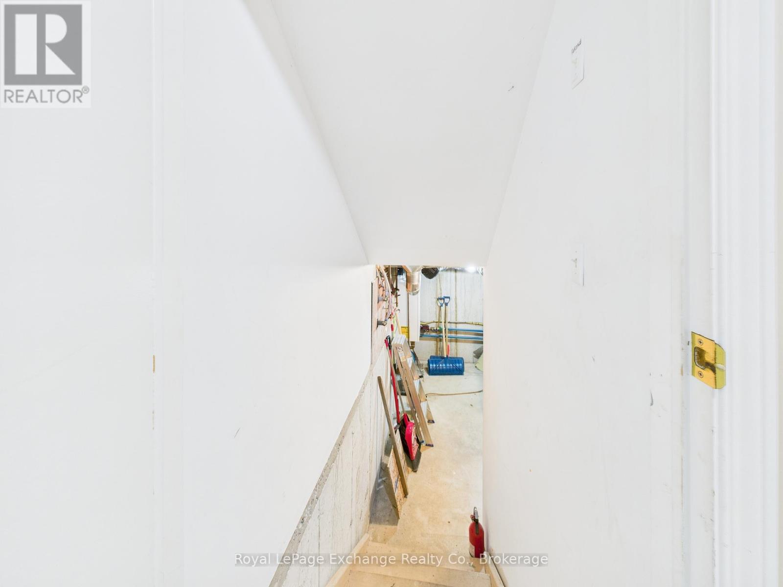 403 Highland Drive, North Huron, Ontario  N0G 2W0 - Photo 32 - X12505758