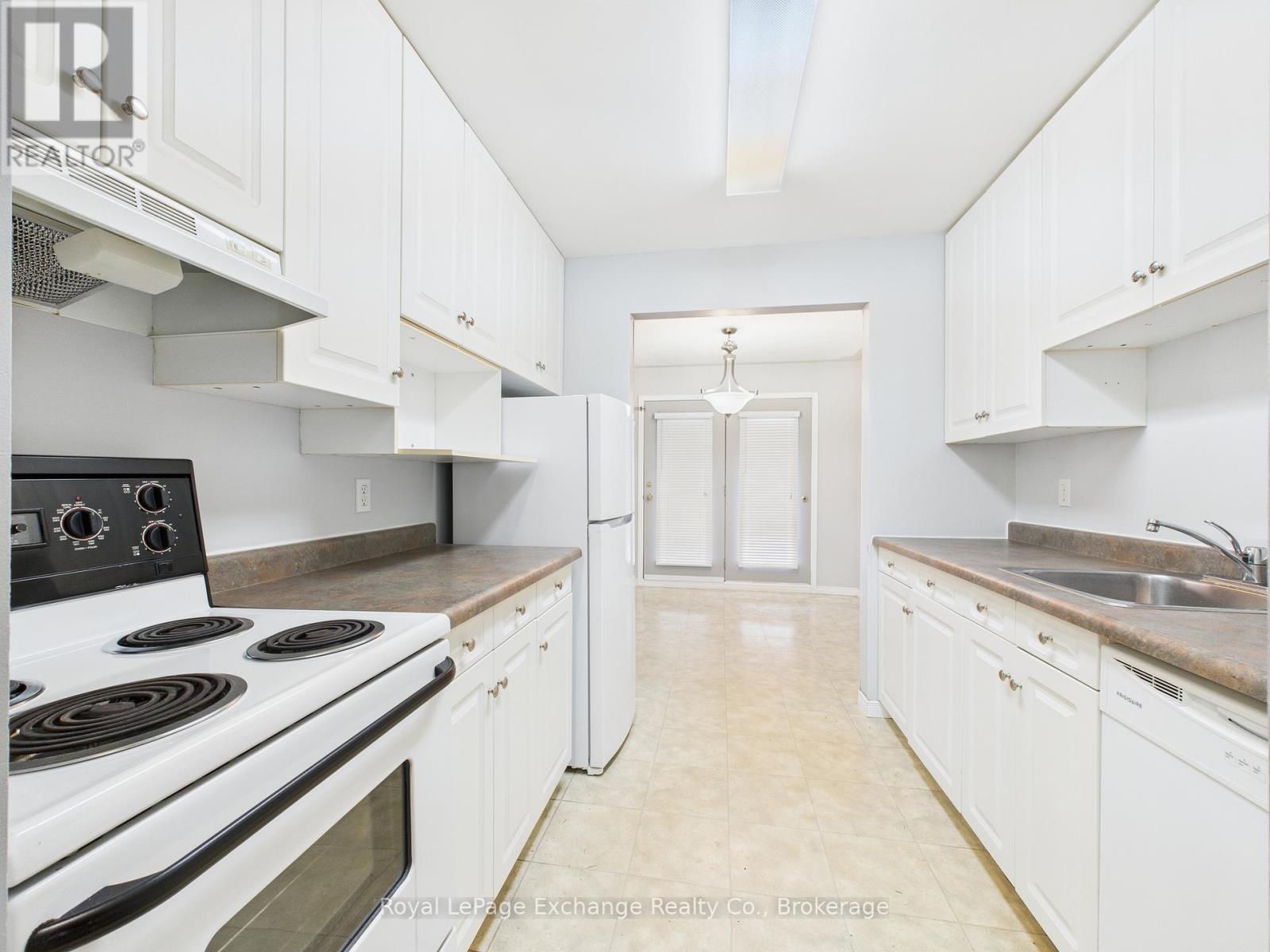 403 Highland Drive, North Huron, Ontario  N0G 2W0 - Photo 7 - X12505758