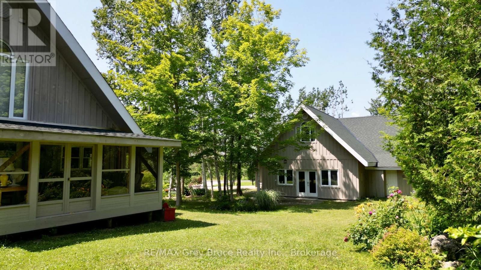 20 Maple Drive, Northern Bruce Peninsula, Ontario  N0H 1Z0 - Photo 4 - X12505828
