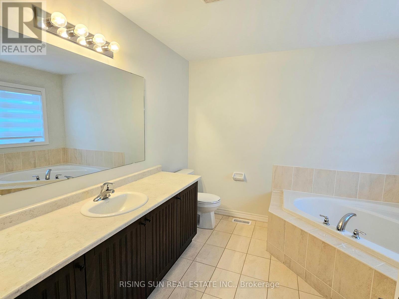 89 Palace Street, Thorold, Ontario  L2V 0J6 - Photo 7 - X12505026