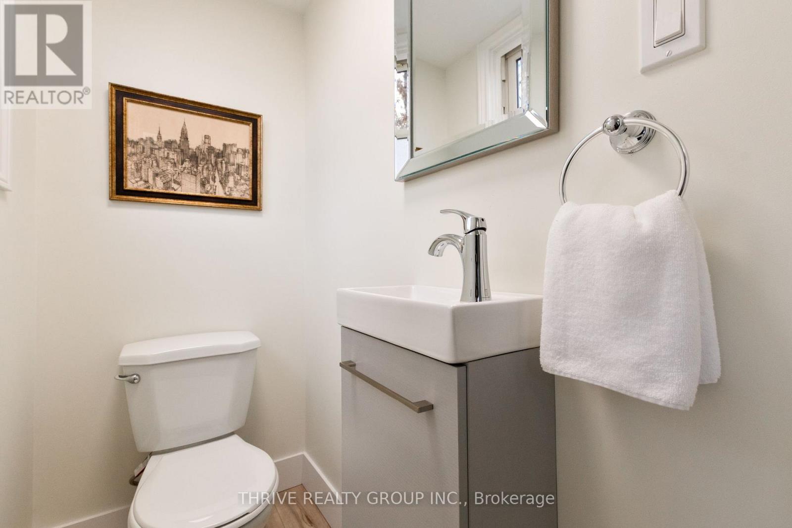 137 Pawnee Road, London East, Ontario  N5V 2T1 - Photo 6 - X12504984