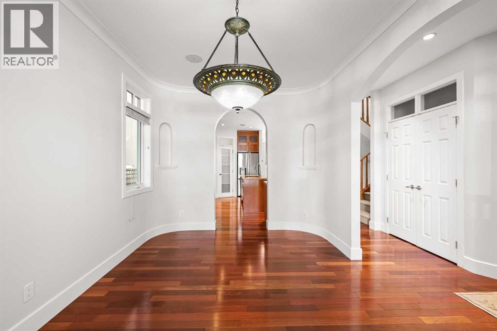 2035 Bowness Road Nw, Calgary, Alberta  T2N 3K0 - Photo 4 - A2256675