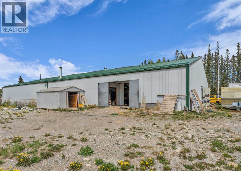 211 Railway Avenue E, Cremona, Alberta  T0M 0B9 - Photo 2 - A2262066