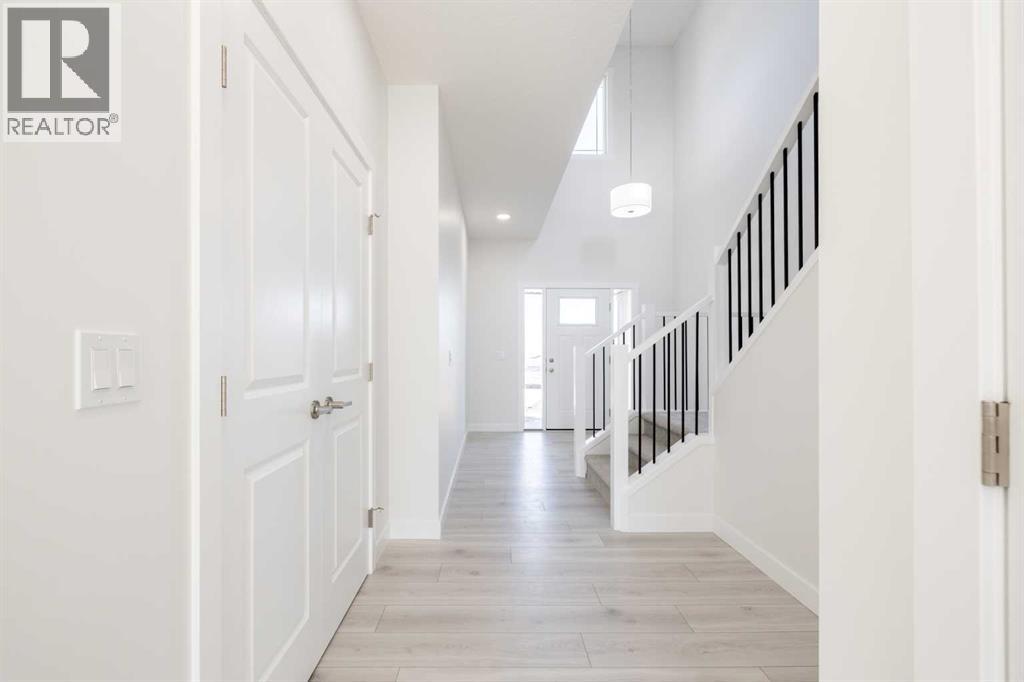 145 Sunstone Way, Balzac, Alberta  T4B 5T5 - Photo 5 - A2261463