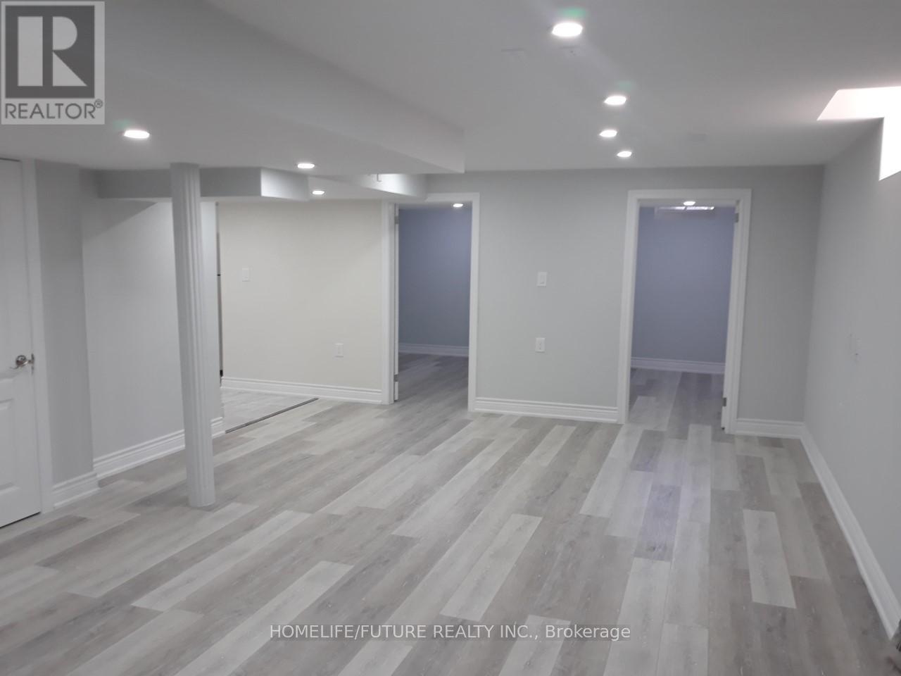 21 Eastvale Drive, Markham, Ontario  L3S 4N7 - Photo 3 - N12505802