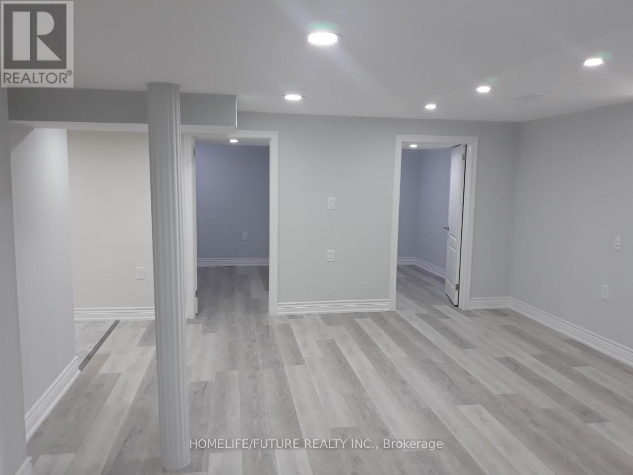 21 Eastvale Drive, Markham, Ontario  L3S 4N7 - Photo 4 - N12505802