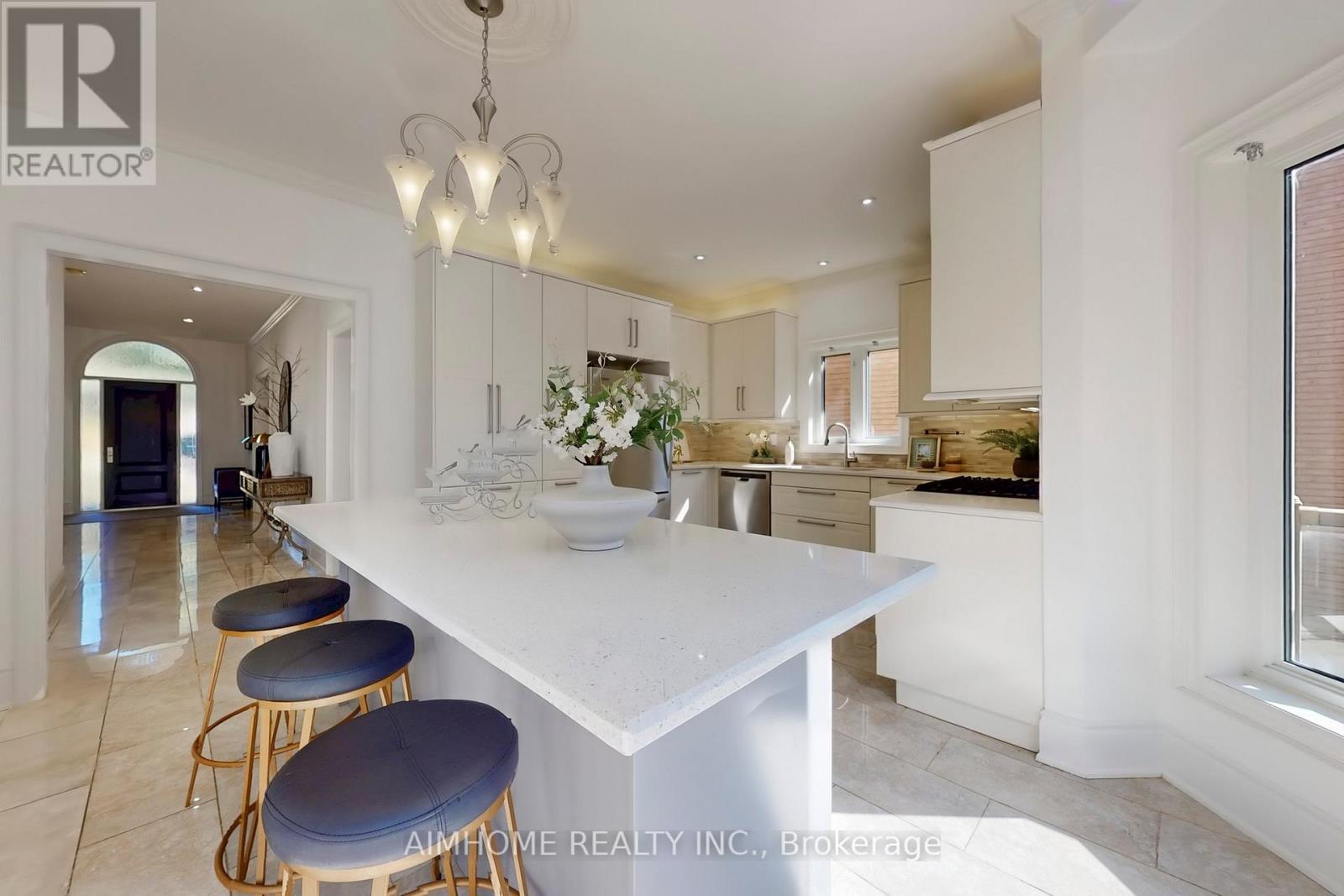 812 Foxcroft Boulevard, Newmarket, Ontario  L3X 1M8 - Photo 10 - N12505820