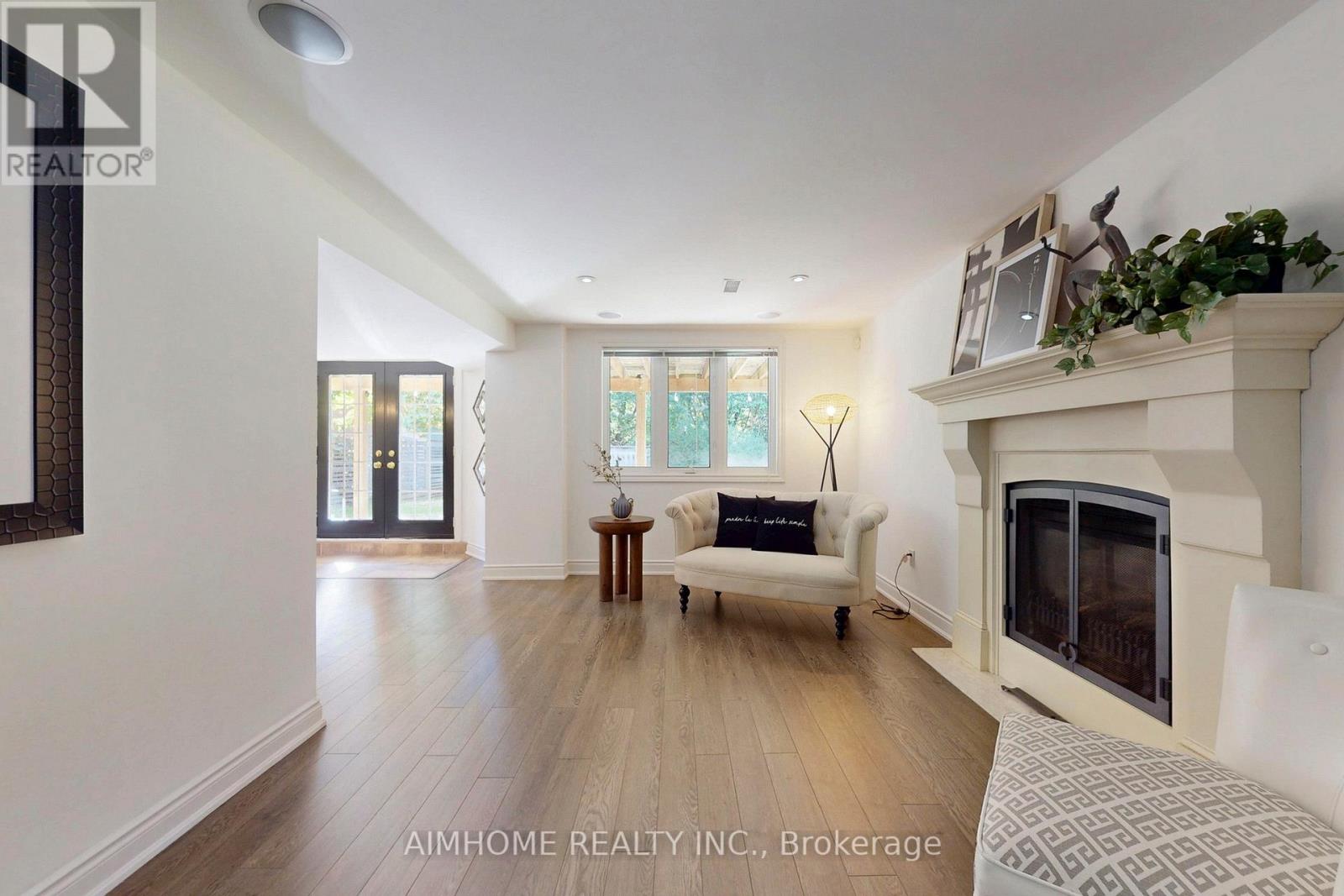 812 Foxcroft Boulevard, Newmarket, Ontario  L3X 1M8 - Photo 39 - N12505820