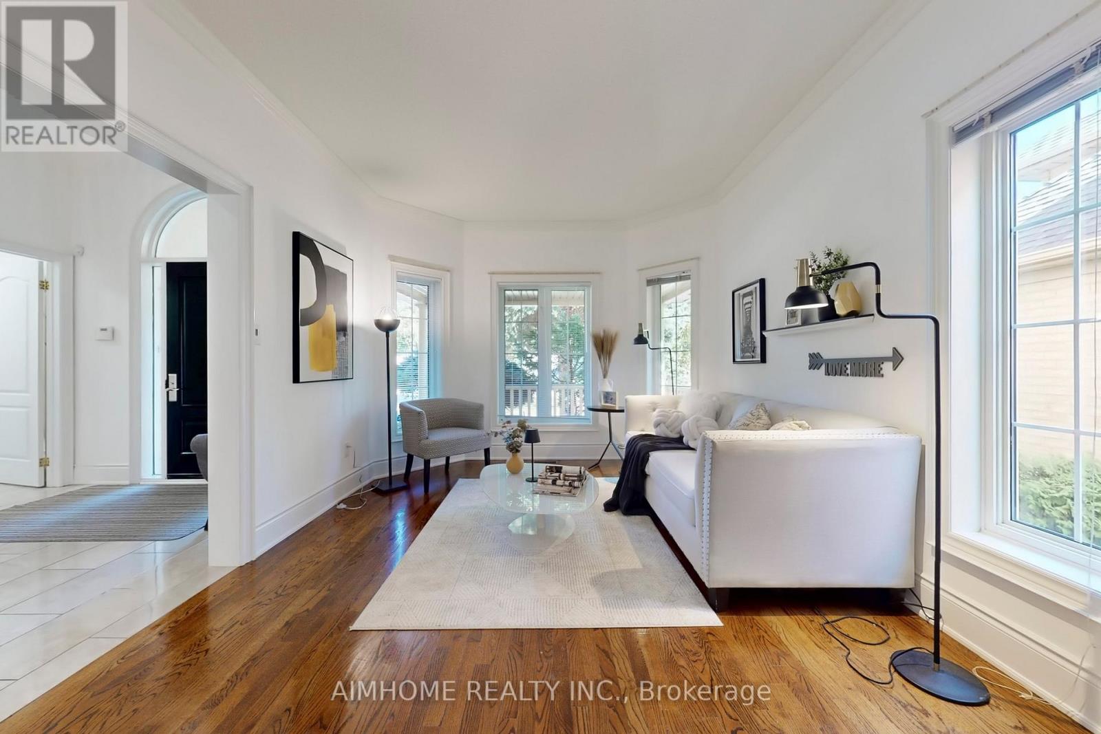 812 Foxcroft Boulevard, Newmarket, Ontario  L3X 1M8 - Photo 4 - N12505820