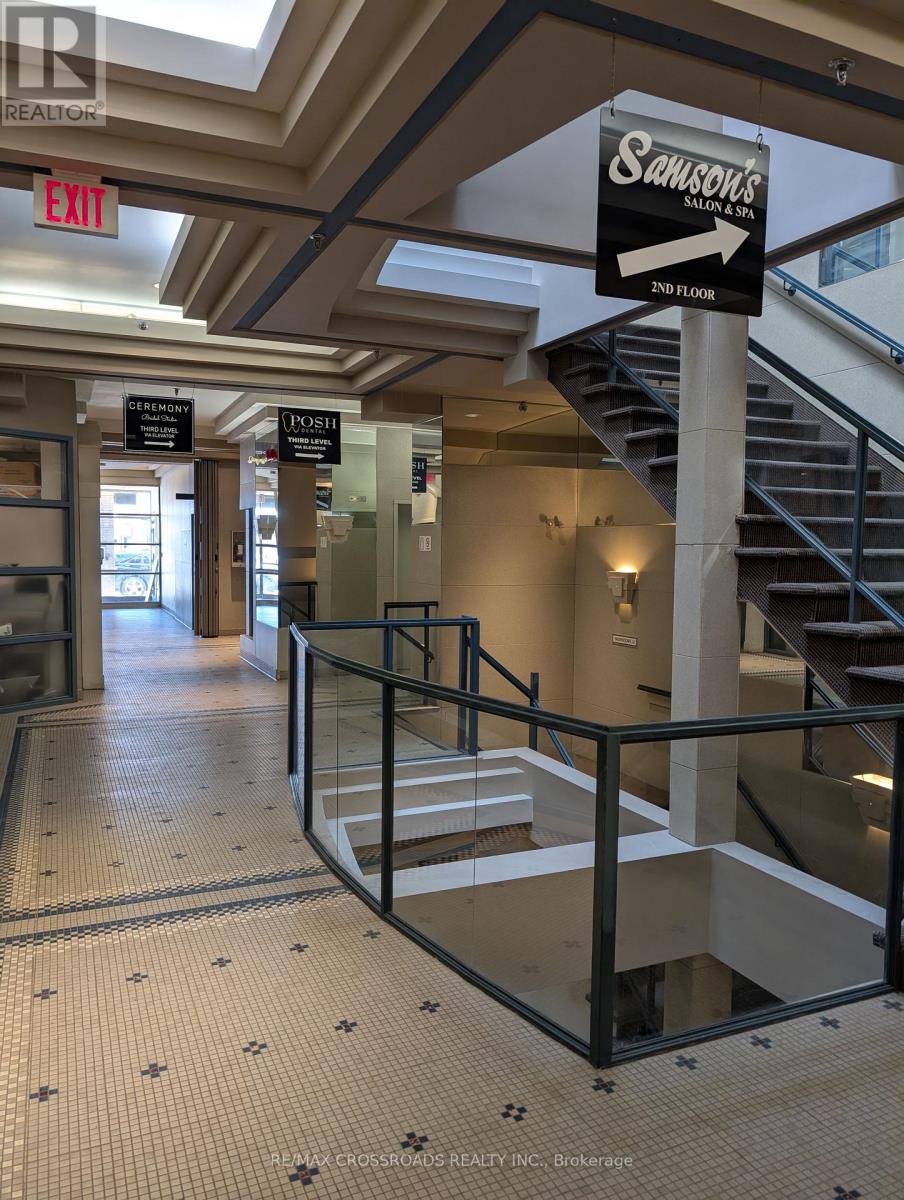 200 - 50 Dunlop Street E, Barrie, Ontario  L4M 6J9 - Photo 11 - S12505826