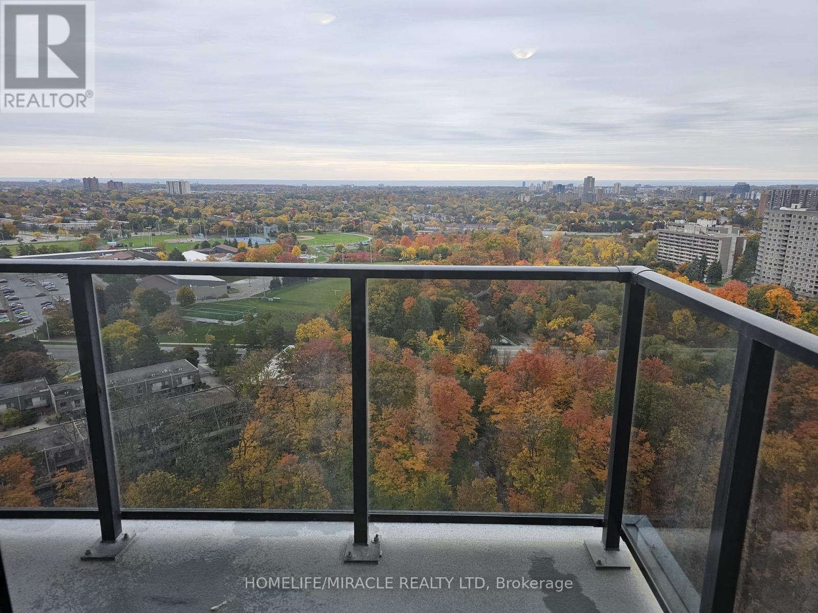 1901 - 202 Burnhamthorpe Road, Mississauga, Ontario  L5A 0B2 - Photo 5 - W12505814