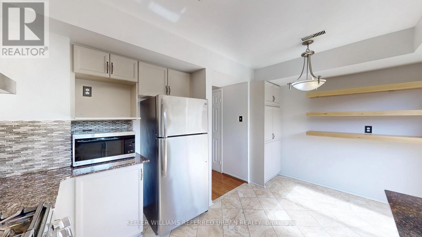 32 - 1050 Bristol Road, Mississauga, Ontario  L5V 2E8 - Photo 12 - W12433606