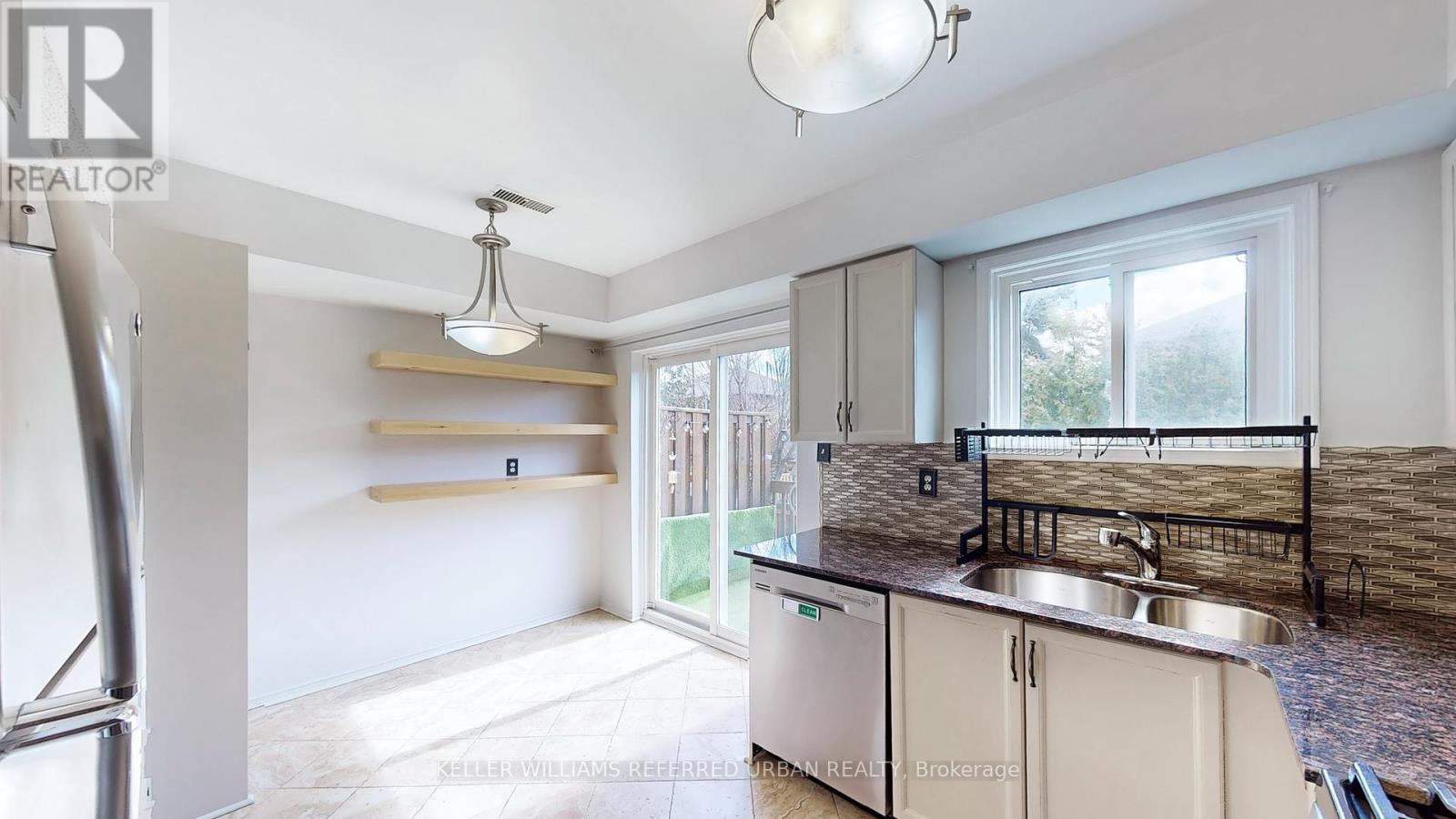 32 - 1050 Bristol Road, Mississauga, Ontario  L5V 2E8 - Photo 13 - W12433606