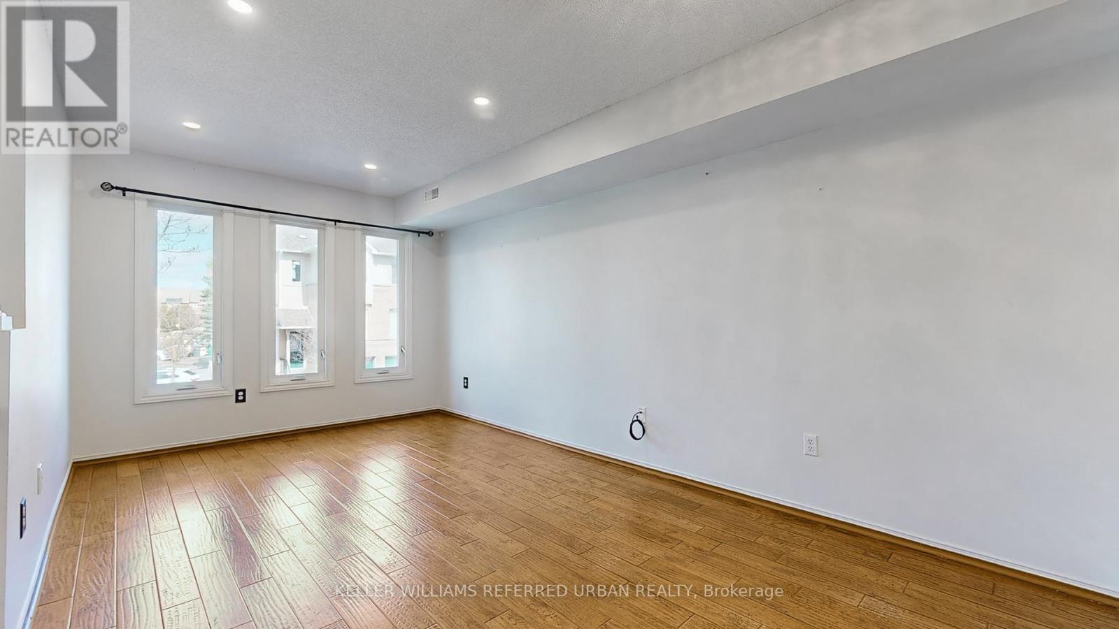 32 - 1050 Bristol Road, Mississauga, Ontario  L5V 2E8 - Photo 5 - W12433606