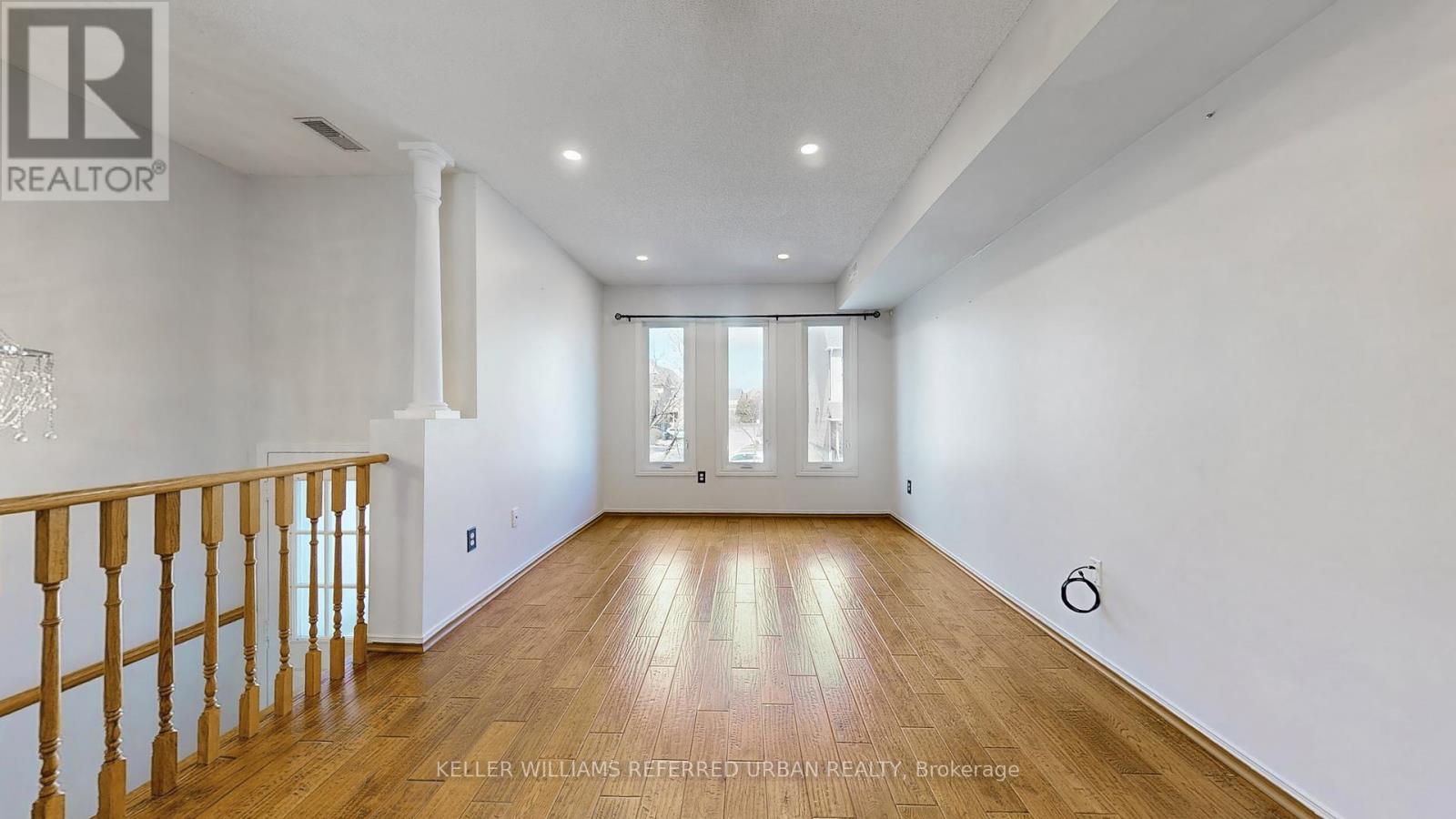 32 - 1050 Bristol Road, Mississauga, Ontario  L5V 2E8 - Photo 4 - W12433606