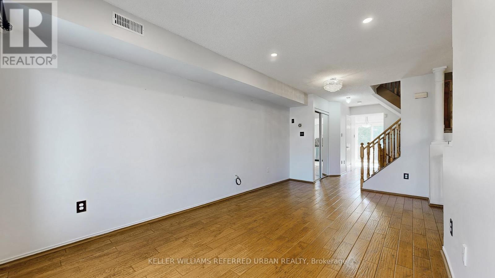 32 - 1050 Bristol Road, Mississauga, Ontario  L5V 2E8 - Photo 8 - W12433606