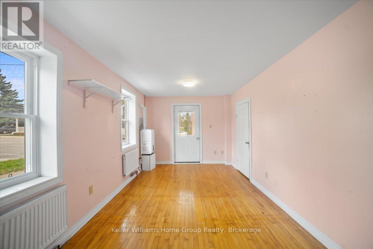 33 Mill Street, Woolwich, Ontario  N3B 2K5 - Photo 6 - X12505838