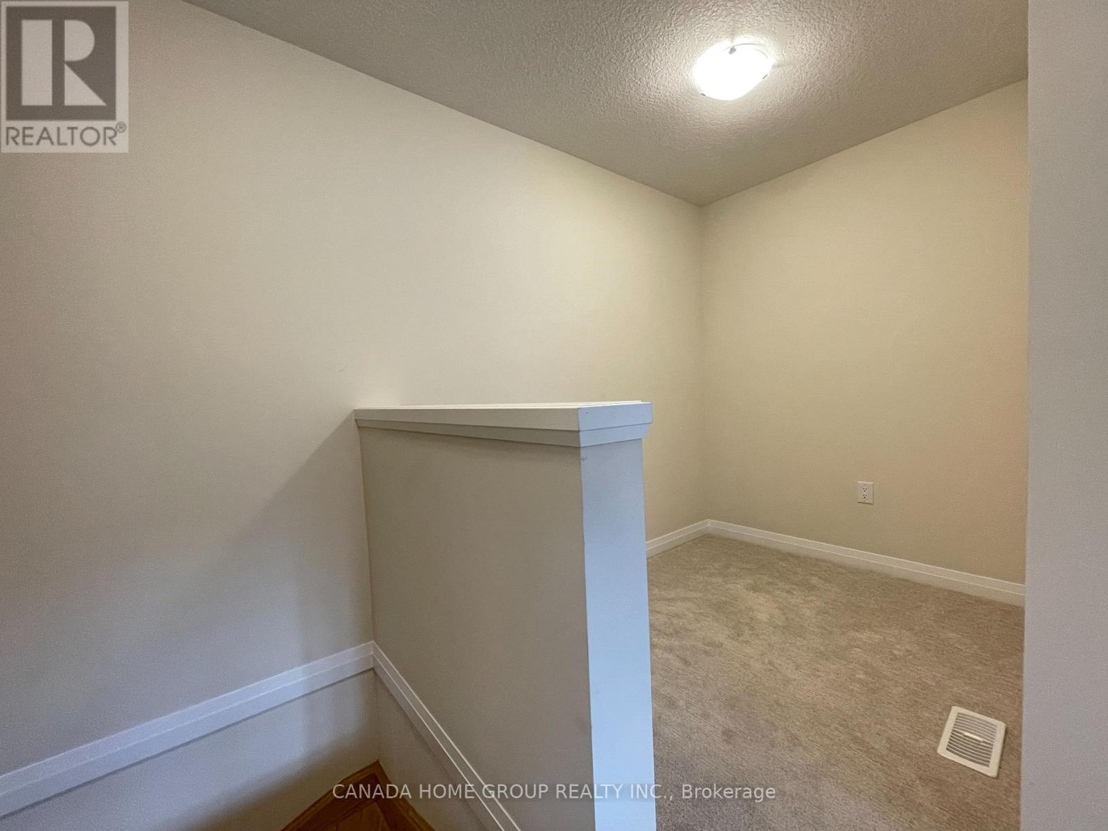 33 Laguna Village Crescent, Hamilton, Ontario  L0R 1P0 - Photo 7 - X12505774