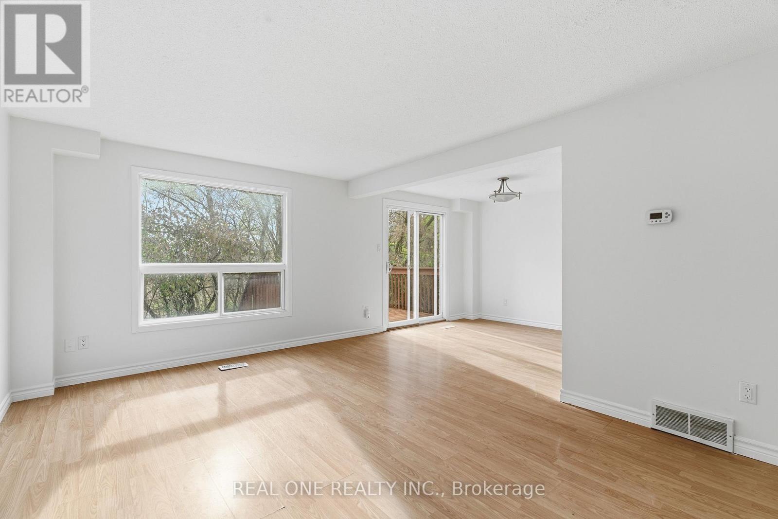 51 Koch Drive, Guelph, Ontario  N1G 4G7 - Photo 12 - X12505806